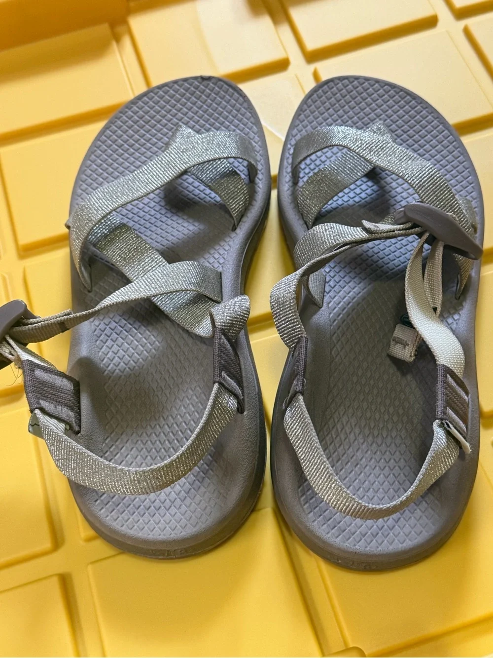 Chaco sandals women’s size 8 gold